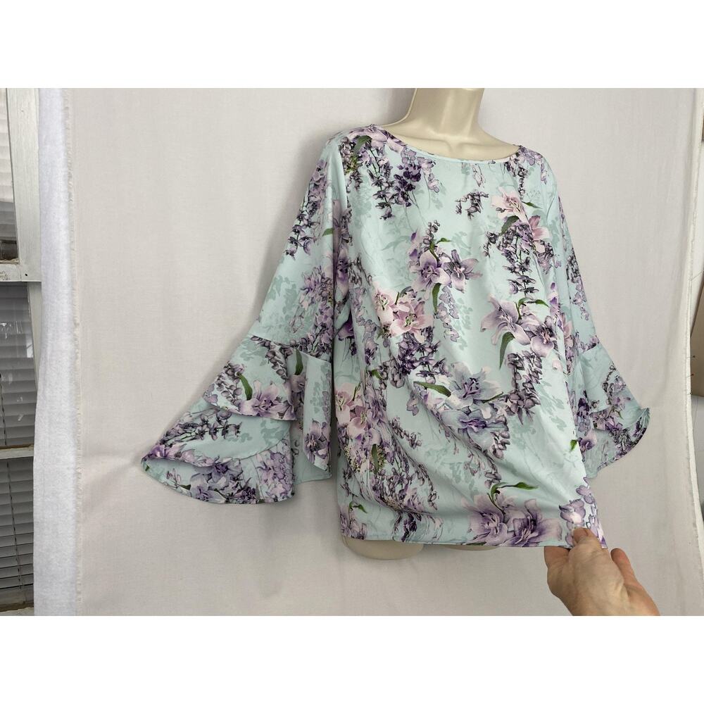 Belle Kim Gravel Top Large Blue Floral Flutter Sleeve Pastel Garden Boho A307916 - Picture 3 of 13